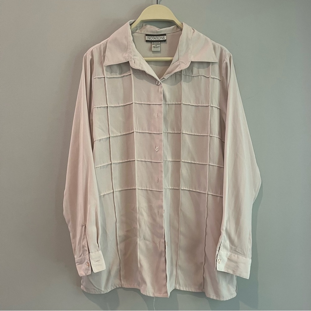 Women’s grey beige textured long sleeve button up blouse size medium notations